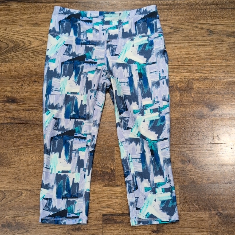 Women's DSG cropped workout leggings size M